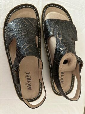 NEW Alegria Black Embossed Leather Slingback Sandals 9.5